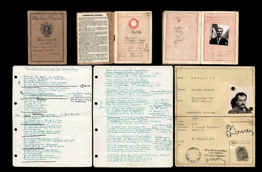Photographies de documents de Georges Brassens. Pièce d'identité, passeport, manuscrit de la chanson la non demande en mariage.