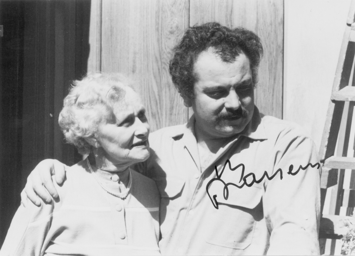 1955 - Avec Jeanne Le Bonniec au 7 impasse Florimont (XIVème).